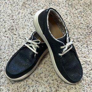 Ariat Black Leather Embossed Hilo